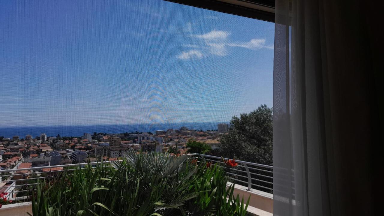 فندق Just Blue Montesilvano Marina المظهر الخارجي الصورة